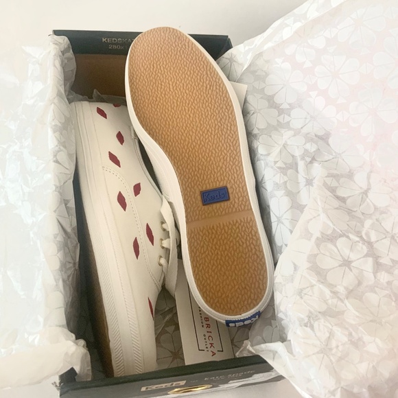 Keds Kate Spade Champion Embroidered Lips White Leather Lace Up Fashion Sneakers - Picture 7 of 14